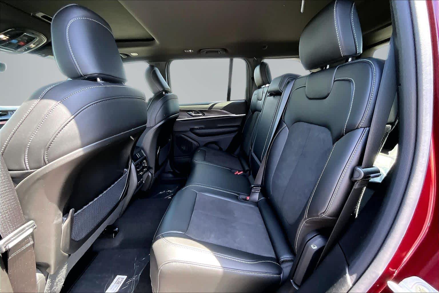 Thumbnail: 2026 Jeep Grand Cherokee - 11
