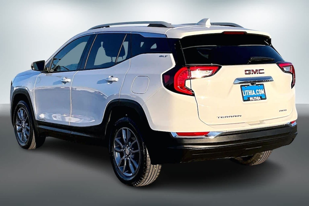 Used 2024 GMC Terrain SLT SUV