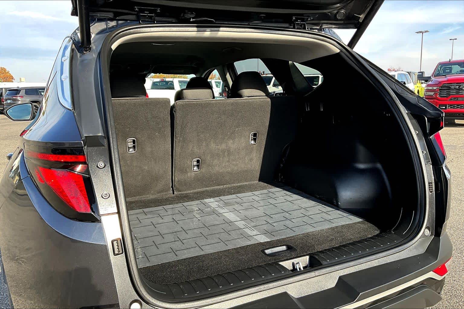 Thumbnail: 2024 Hyundai Tucson - 18