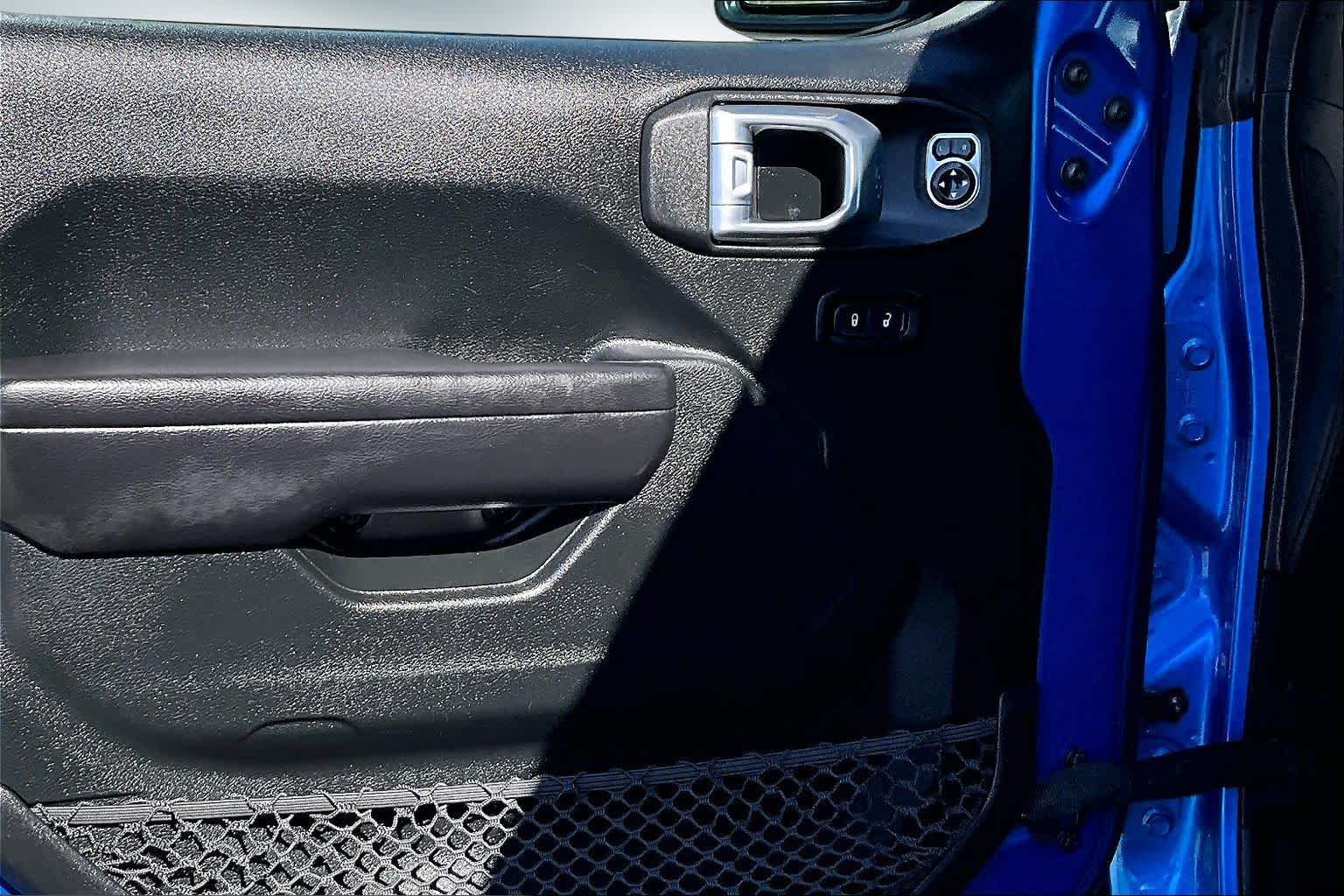 Thumbnail: 2021 Jeep Gladiator - 26