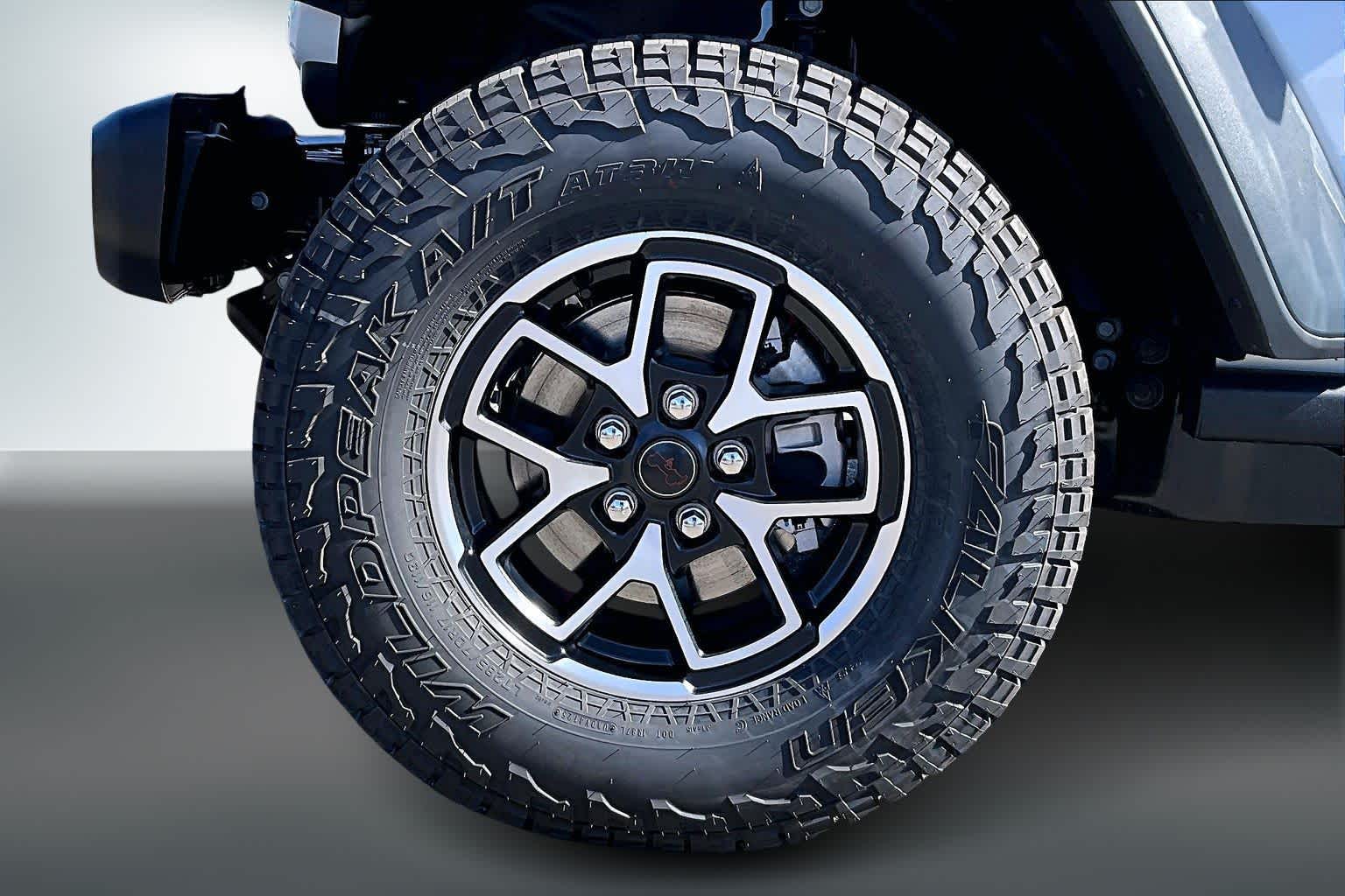Thumbnail: 2026 Jeep Gladiator - 8