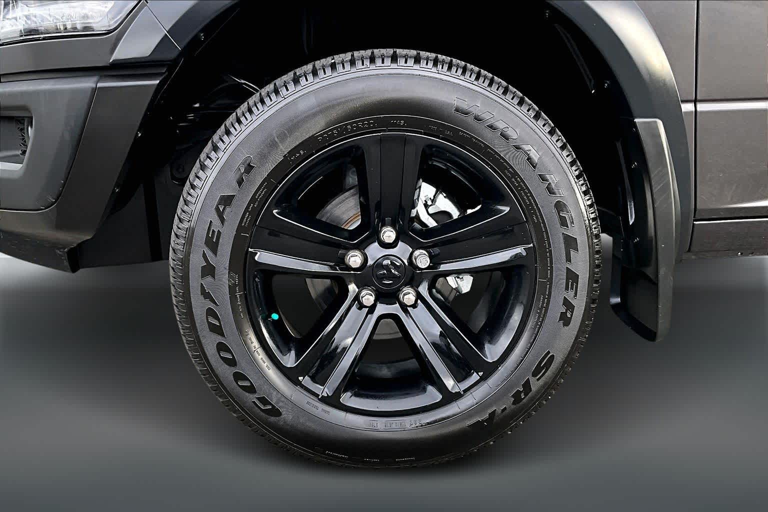 Thumbnail: 2024 RAM 1500 Classic - 7