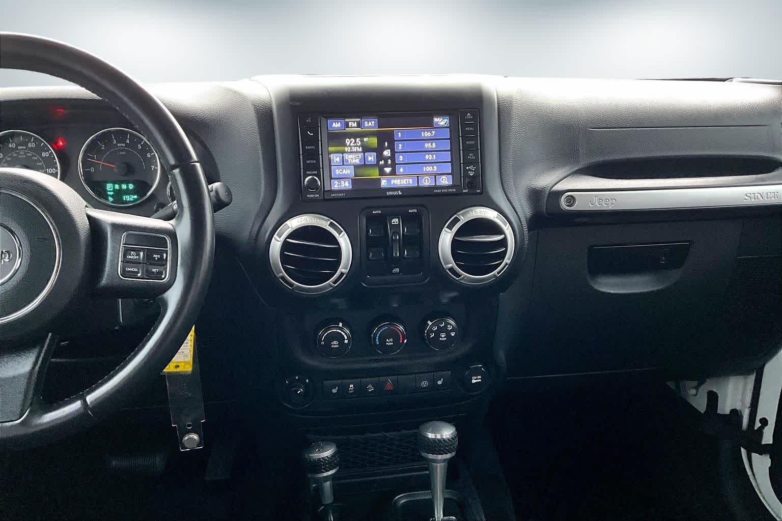 Thumbnail: 2017 Jeep Wrangler - 14