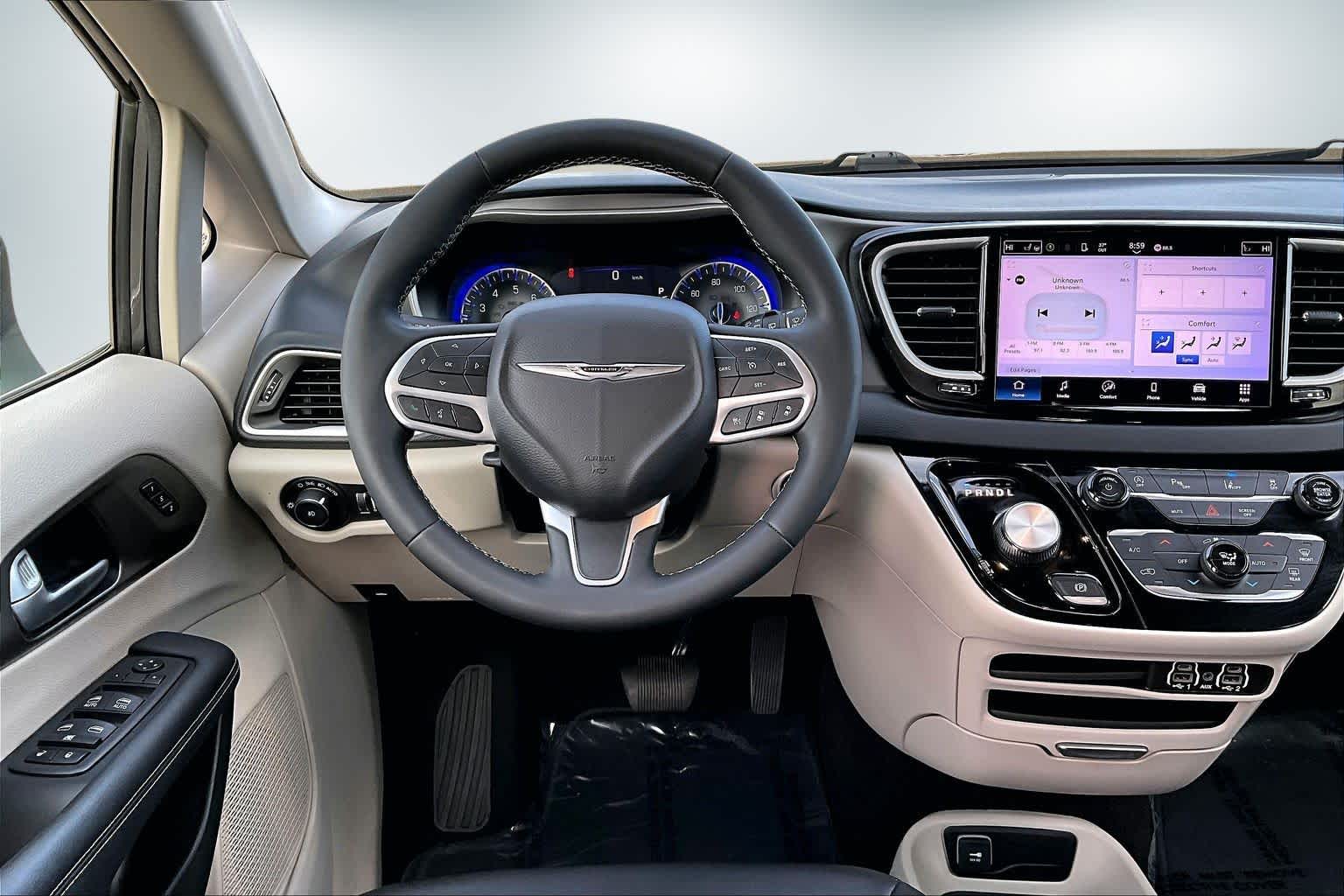 Thumbnail: 2023 Chrysler Pacifica - 14