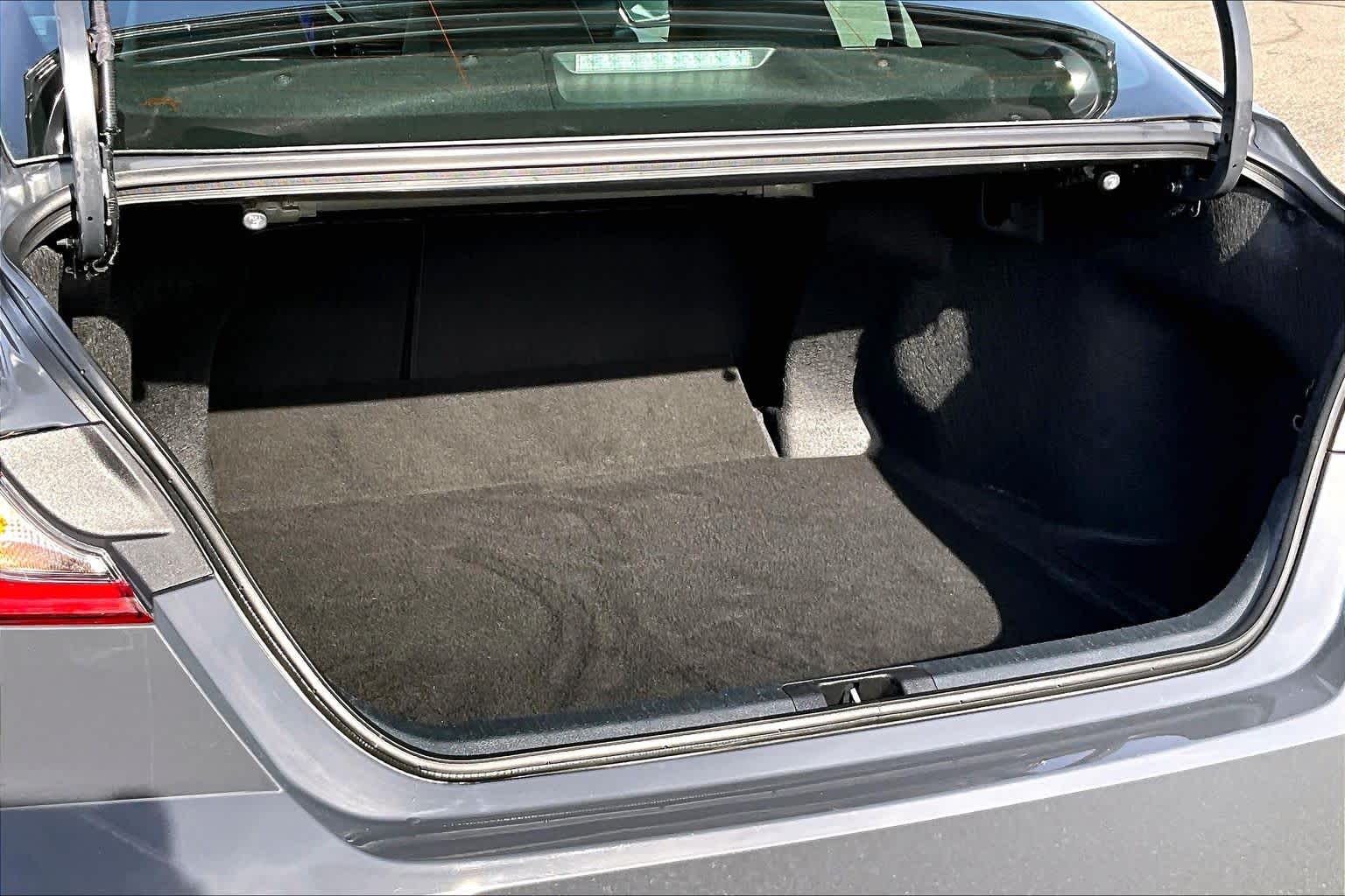 Thumbnail: 2025 Toyota Camry - 17