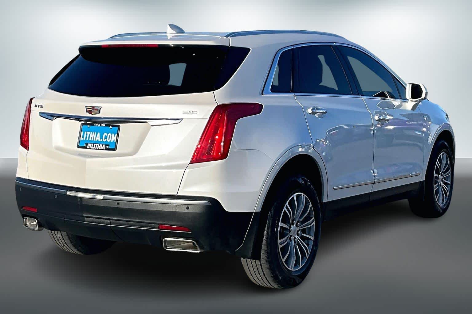 Thumbnail: 2017 Cadillac XT5 - 22