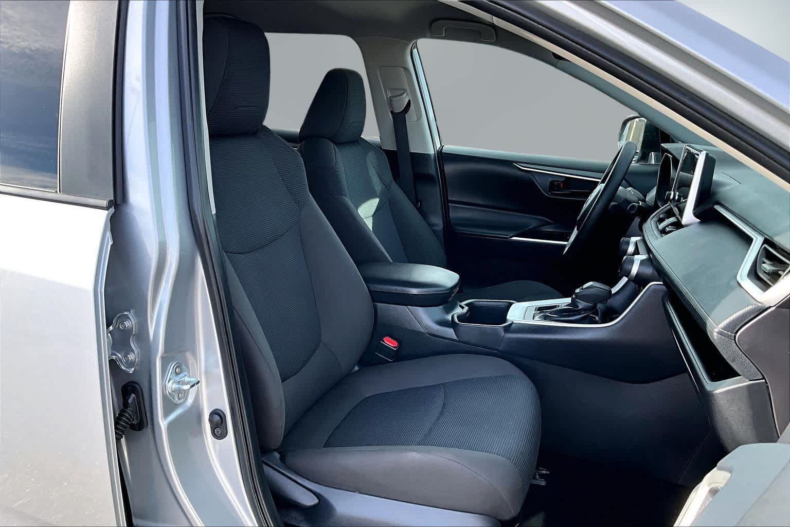 Thumbnail: 2025 Toyota RAV4 - 13