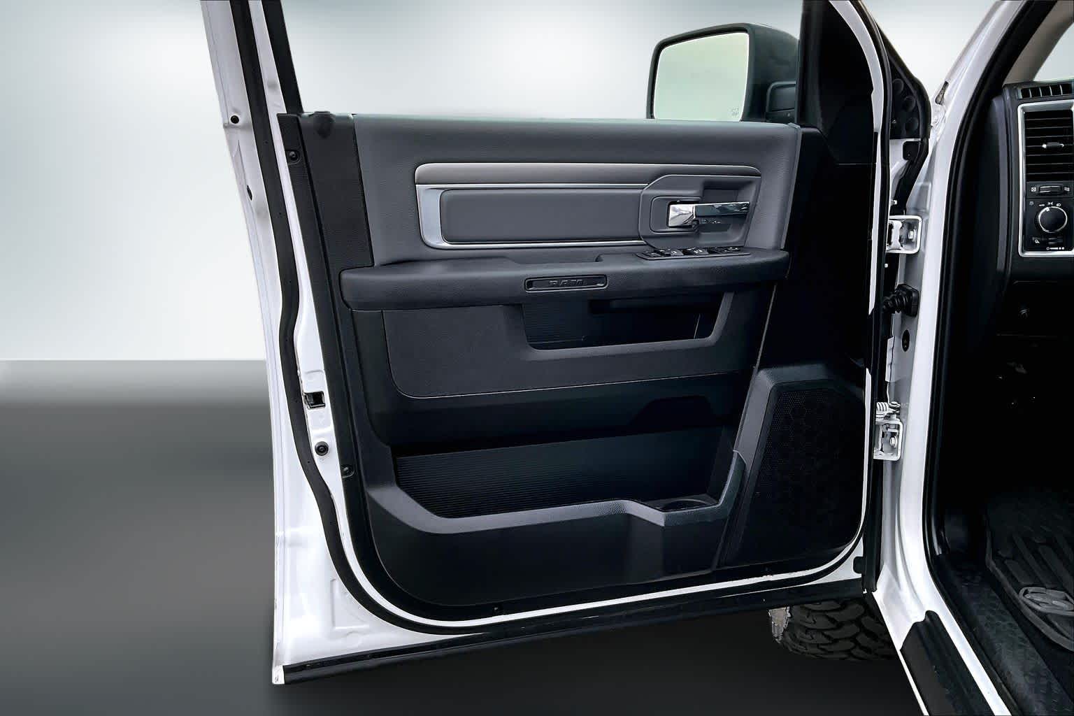 Thumbnail: 2022 RAM 1500 Classic - 27