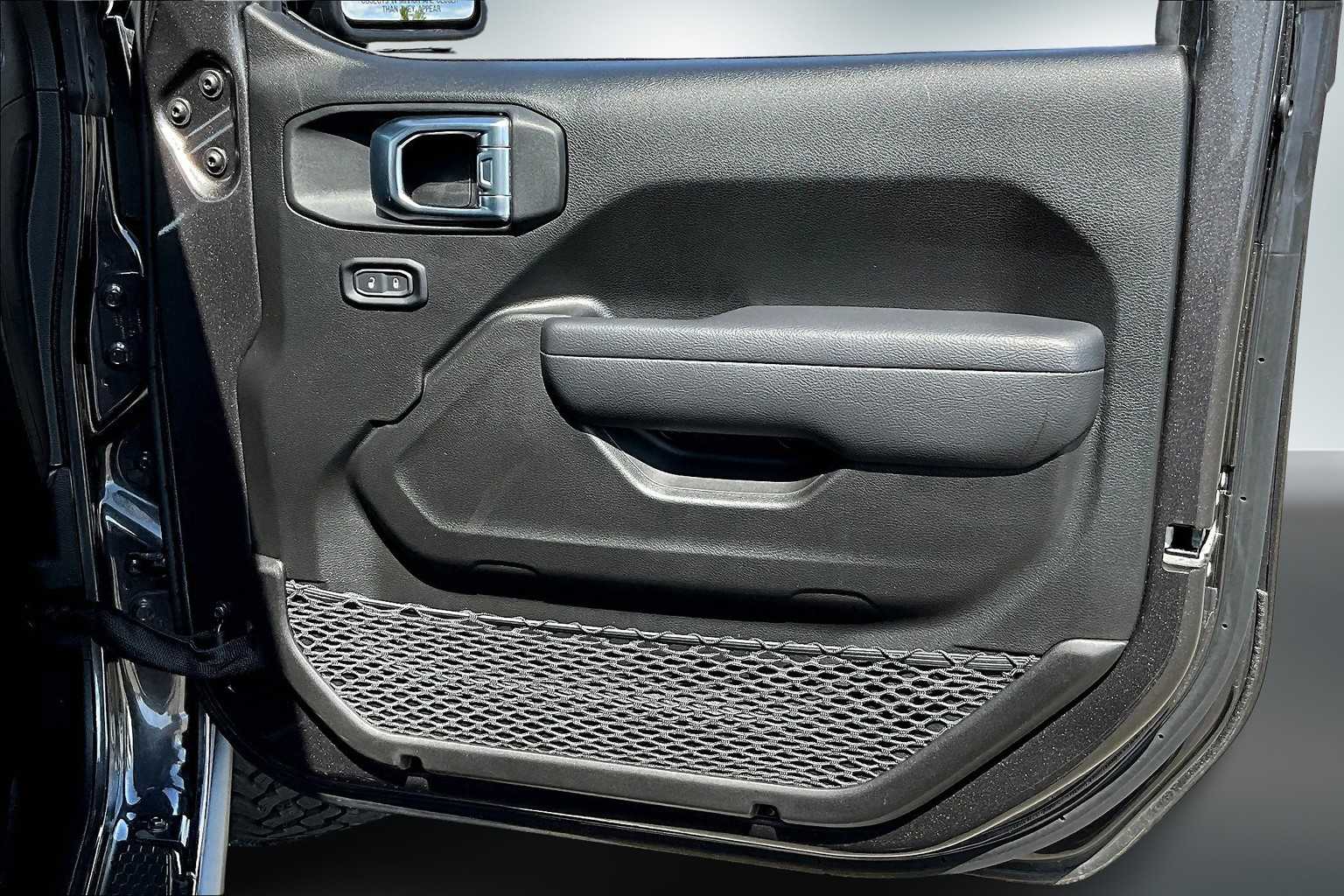 2024 Jeep Wrangler Sport 24