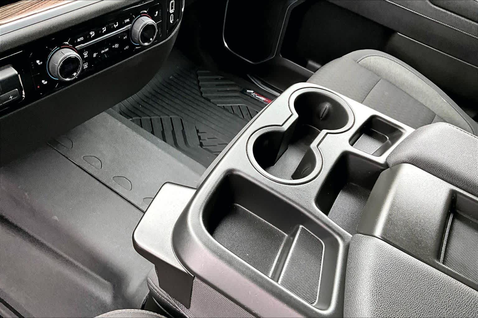 Thumbnail: 2025 Chevrolet Silverado 3500 - 15