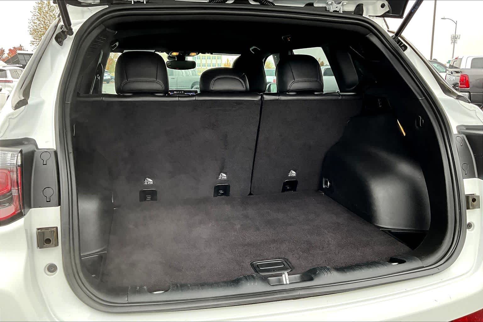 Thumbnail: 2024 Jeep Compass - 17