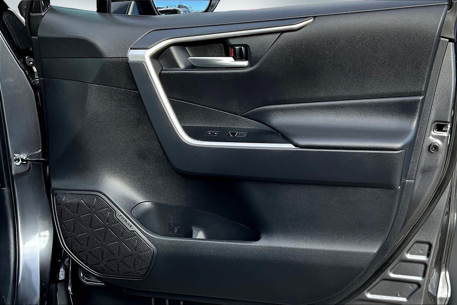 Thumbnail: 2024 Toyota RAV4 - 28