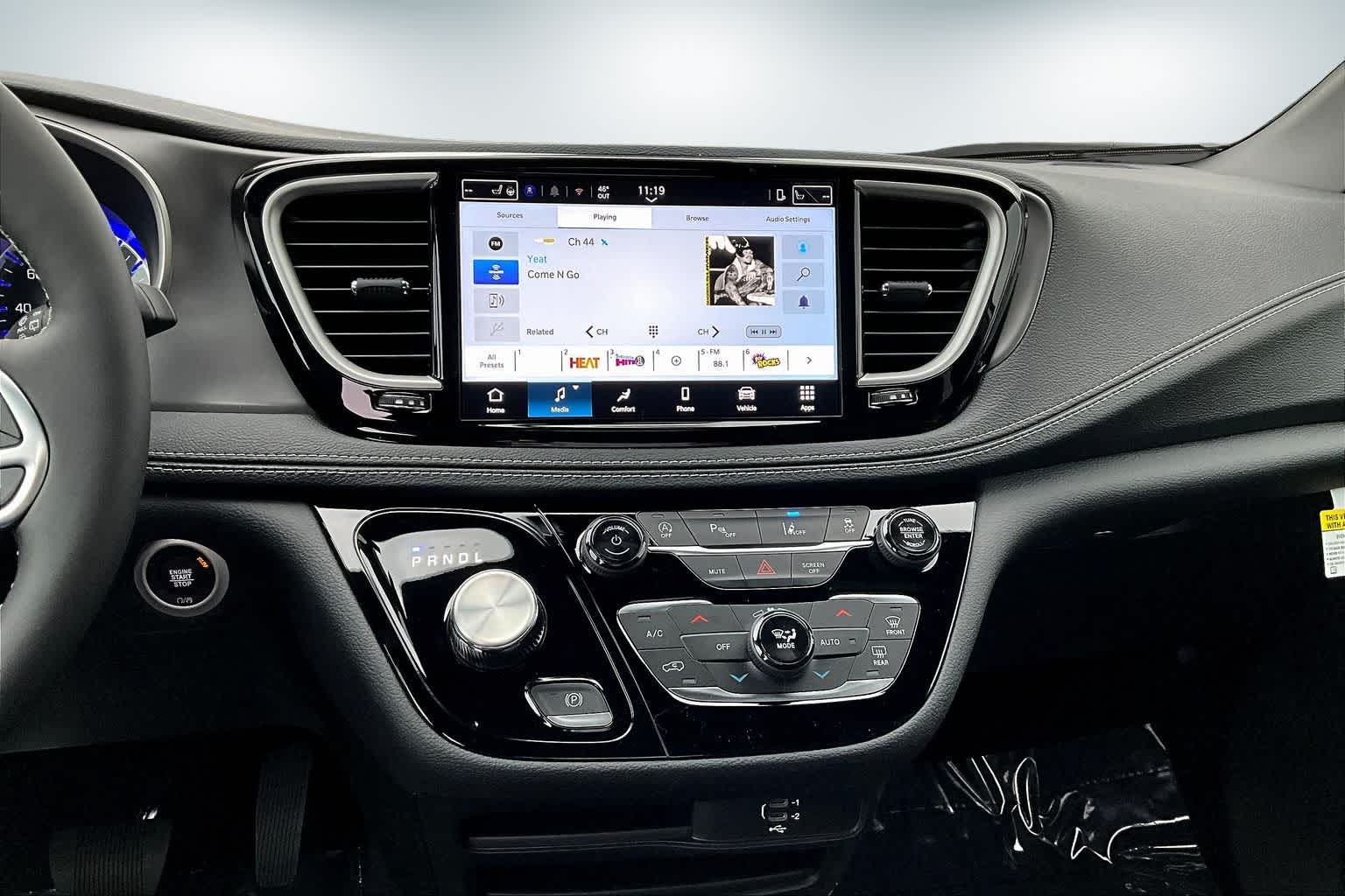 Thumbnail: 2026 Chrysler Pacifica - 16