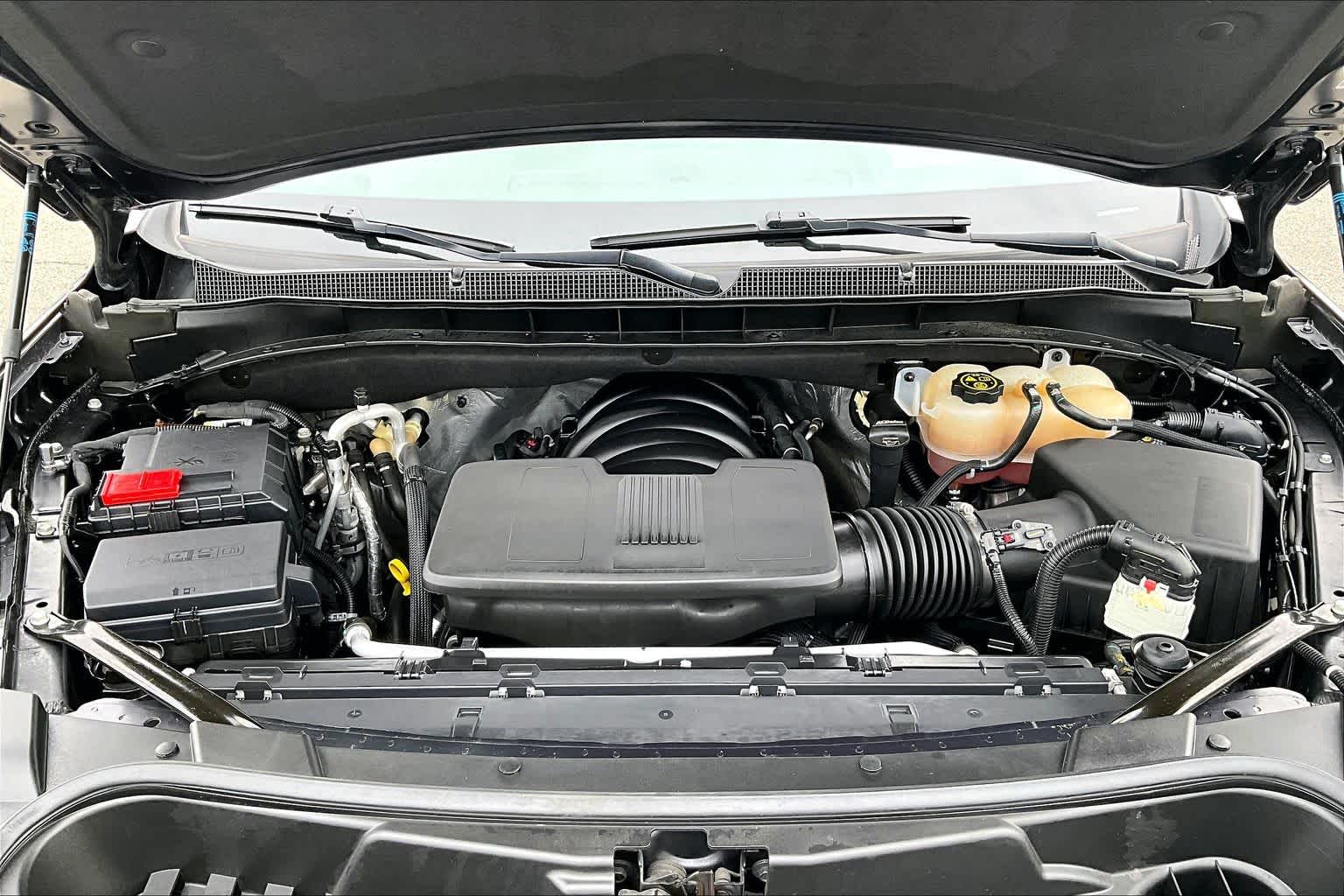 Thumbnail: 2023 Chevrolet Tahoe - 9