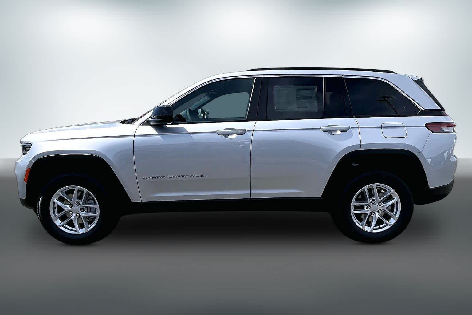 Thumbnail: 2026 Jeep Grand Cherokee - 3