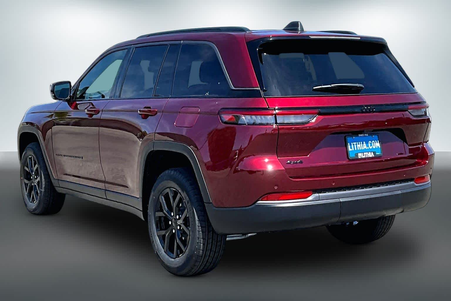 Thumbnail: 2026 Jeep Grand Cherokee - 3
