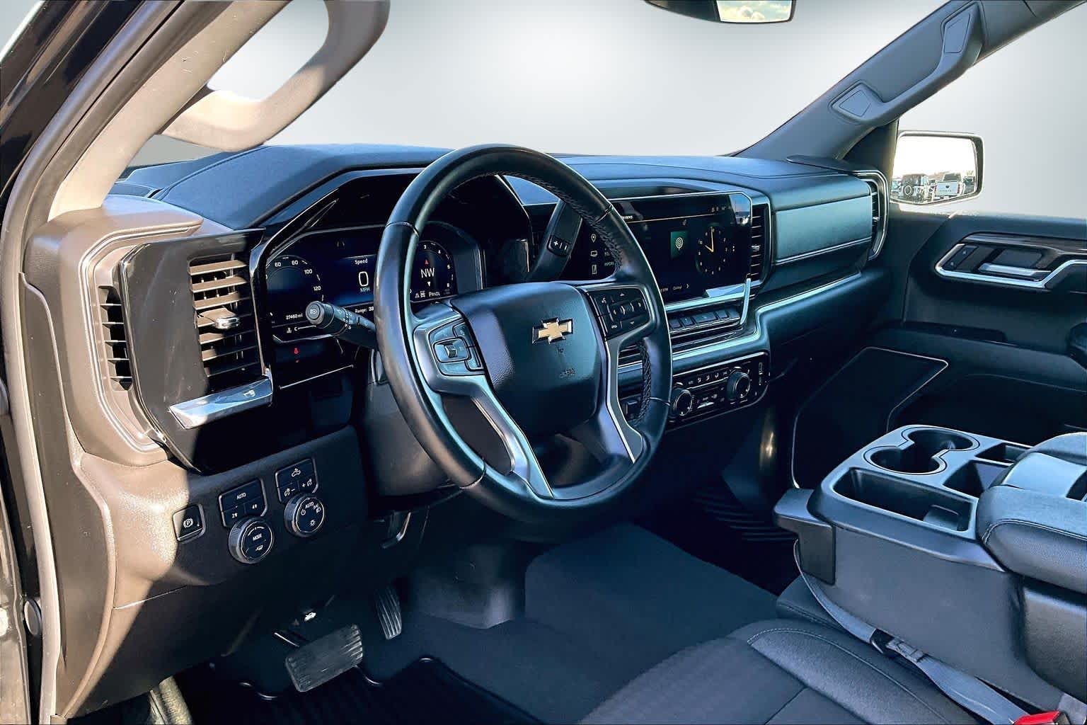 Thumbnail: 2025 Chevrolet Silverado 1500 - 2