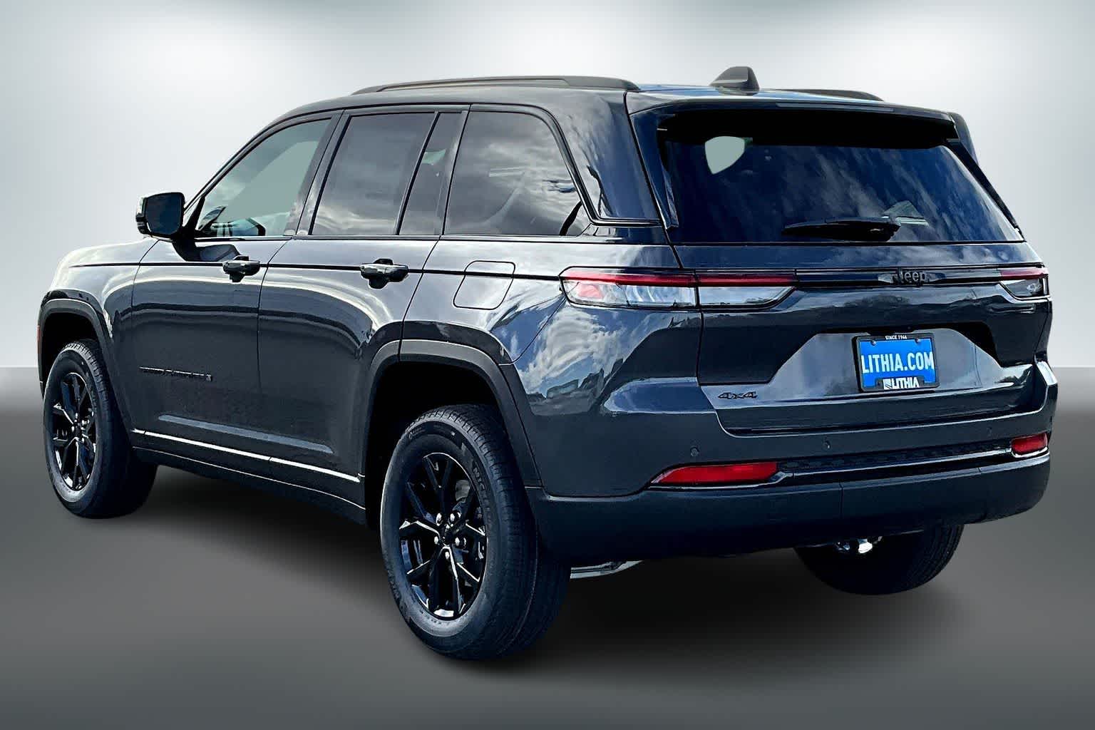Thumbnail: 2025 Jeep Grand Cherokee - 4