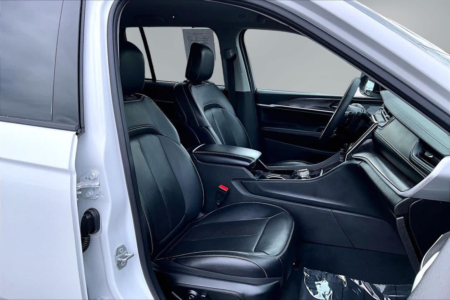 Thumbnail: 2023 Jeep Grand Cherokee - 13