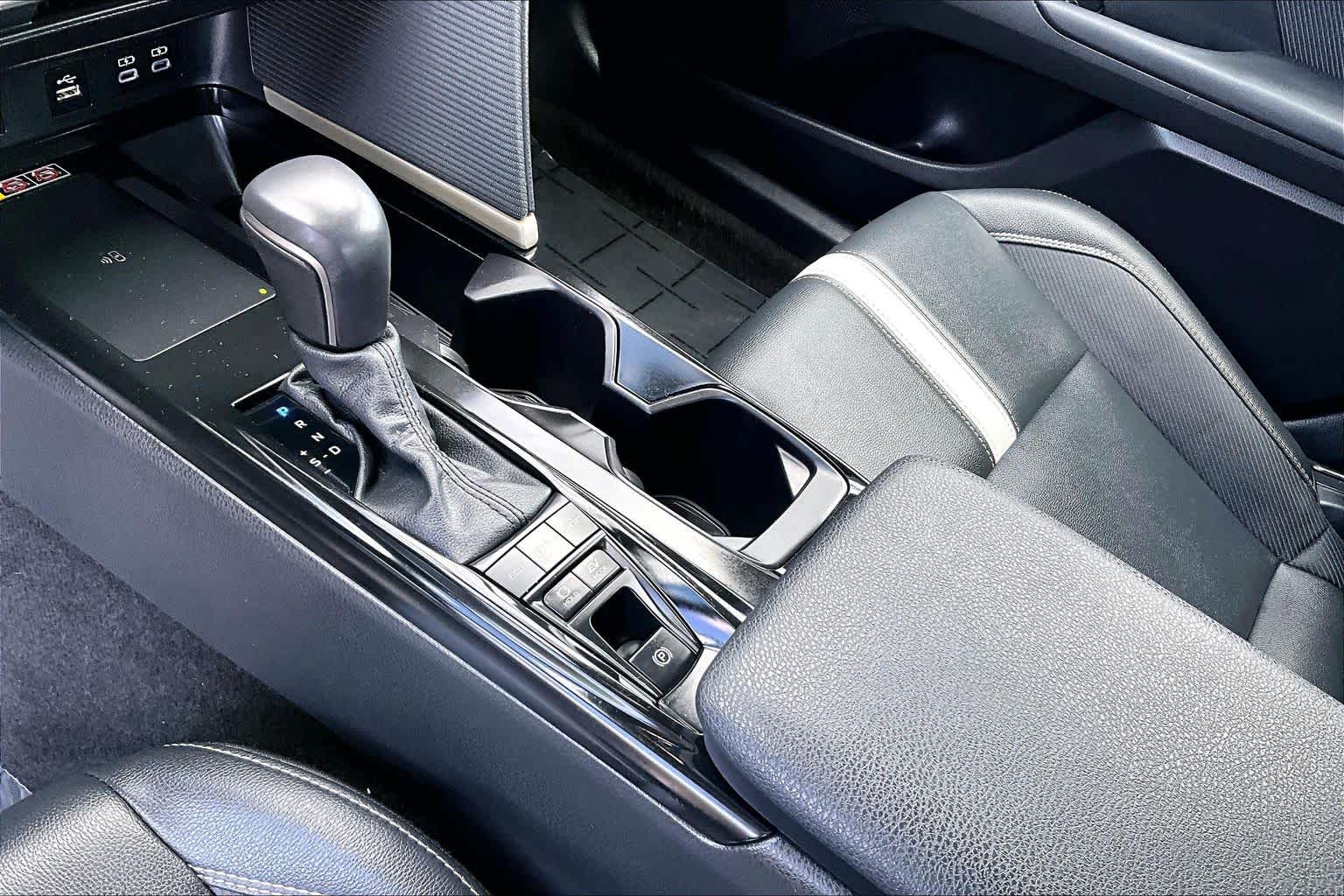 Thumbnail: 2025 Toyota Camry - 16