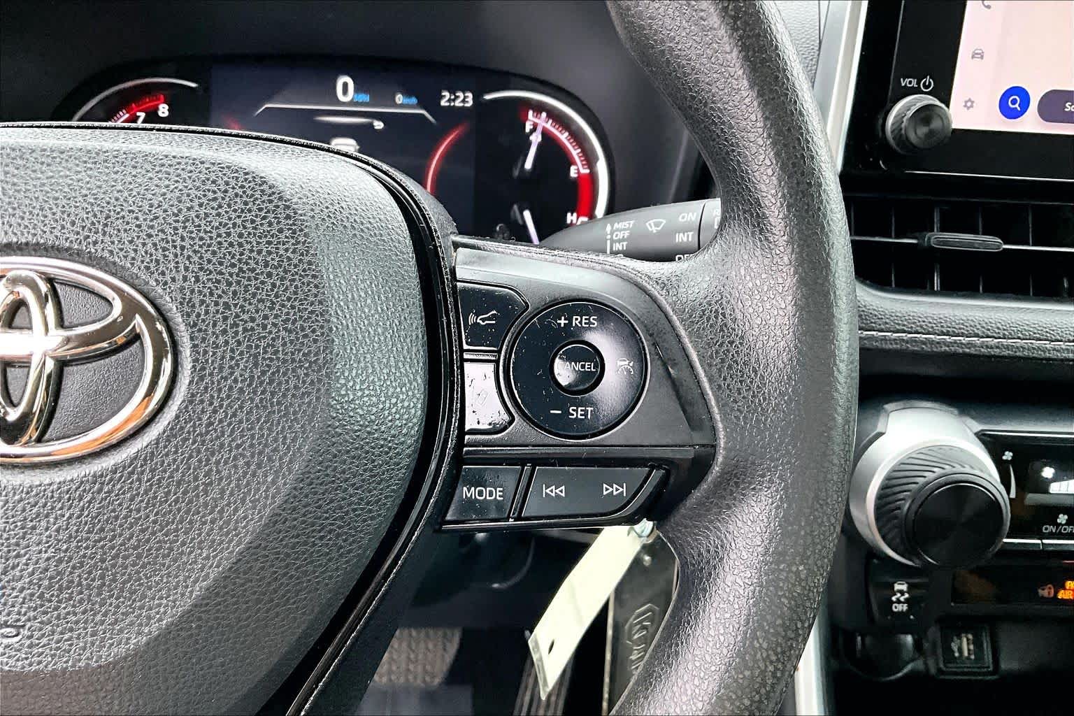 Thumbnail: 2023 Toyota RAV4 - 25