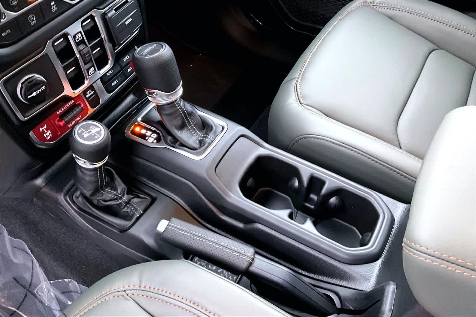 Thumbnail: 2026 Jeep Gladiator - 17