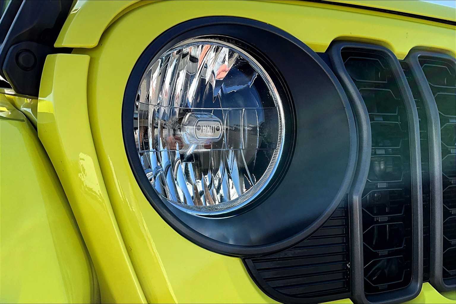 Thumbnail: 2024 Jeep Wrangler - 32