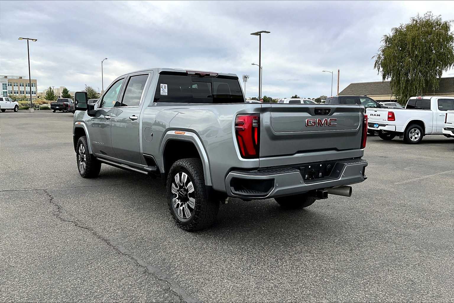 Thumbnail: 2024 GMC Sierra 3500 - 4