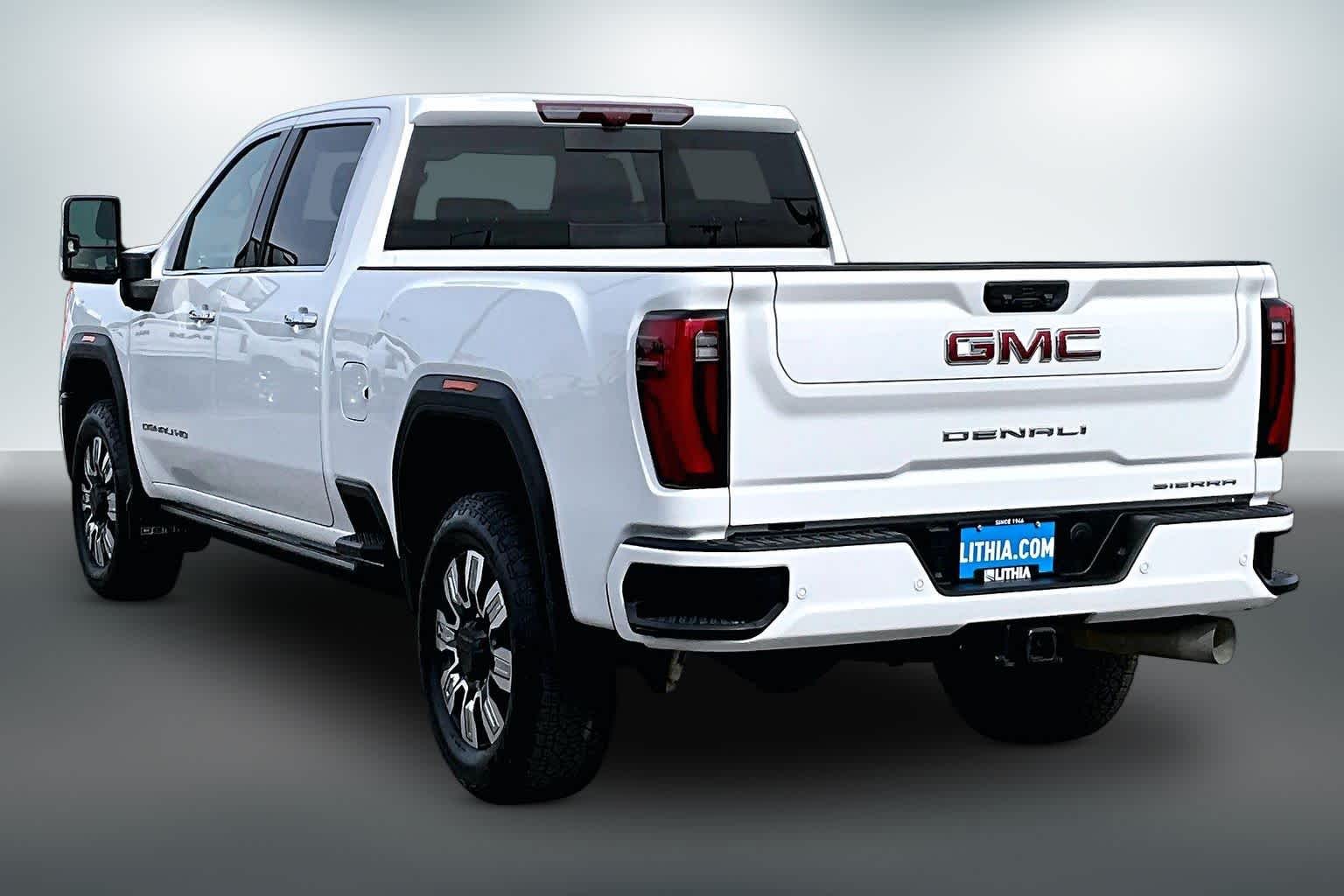 Thumbnail: 2024 GMC Sierra 3500 - 4