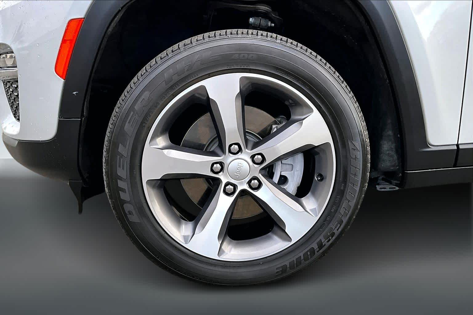 Thumbnail: 2023 Jeep Grand Cherokee - 8