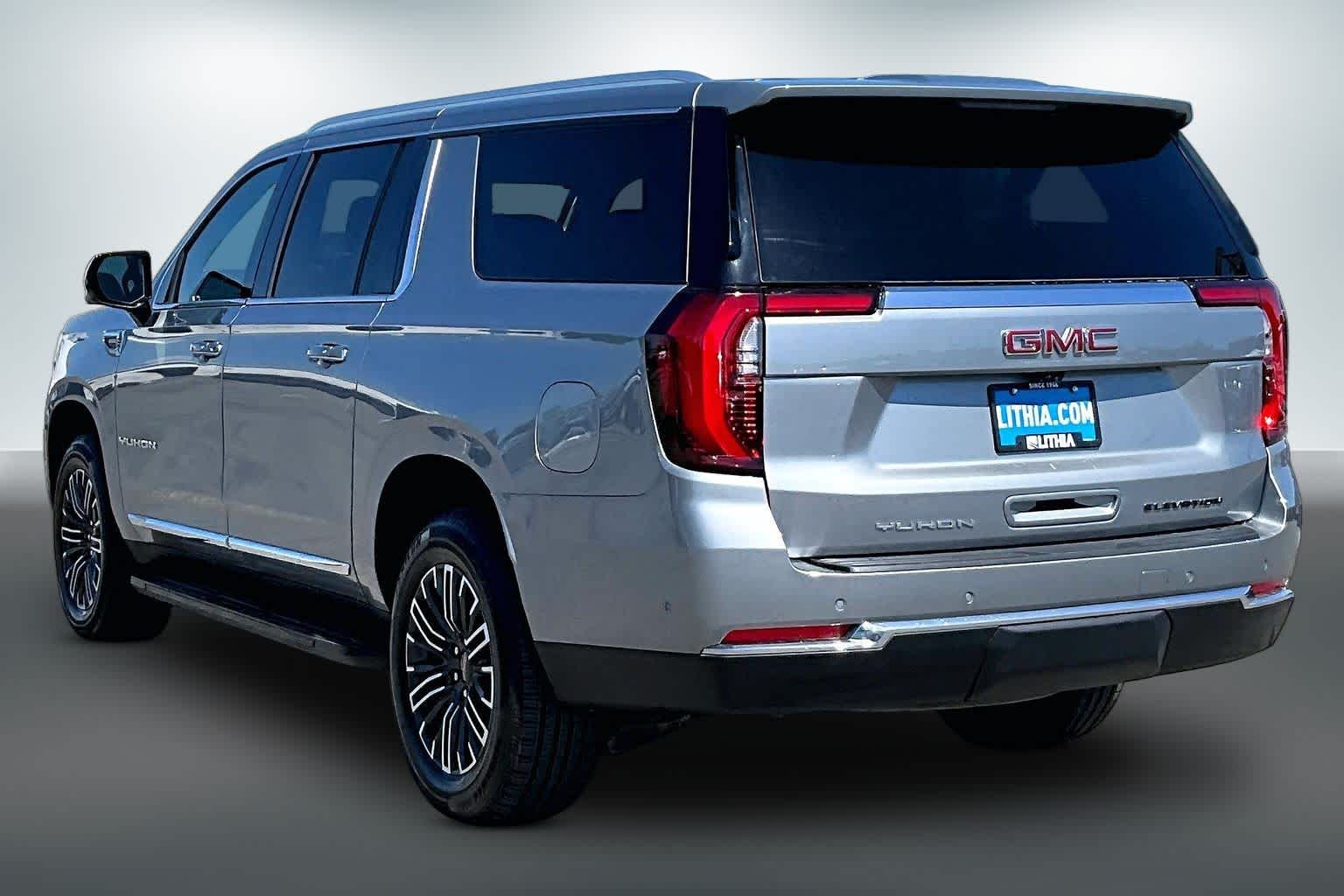 Thumbnail: 2025 GMC Yukon XL - 4