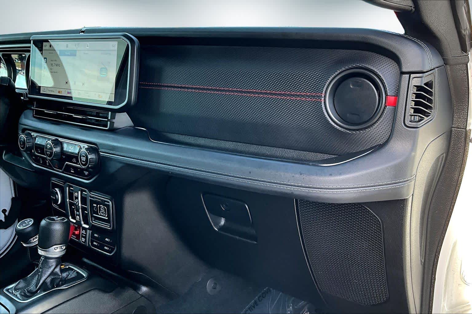 Thumbnail: 2024 Jeep Wrangler - 22