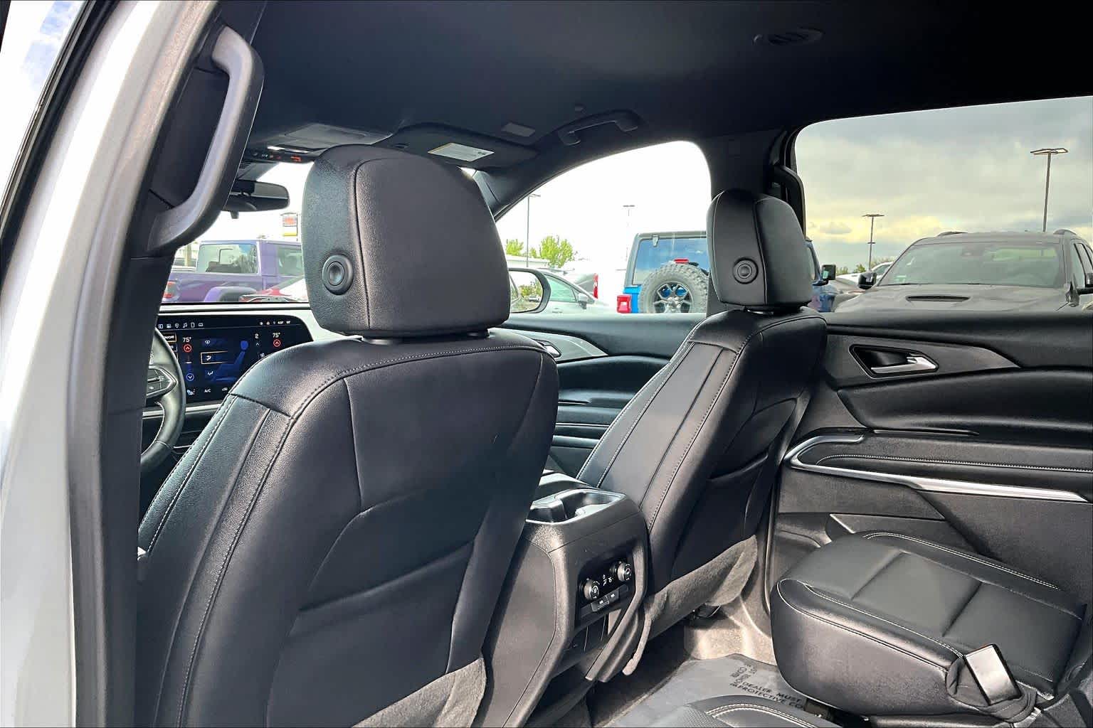 Thumbnail: 2025 Chevrolet Traverse - 11