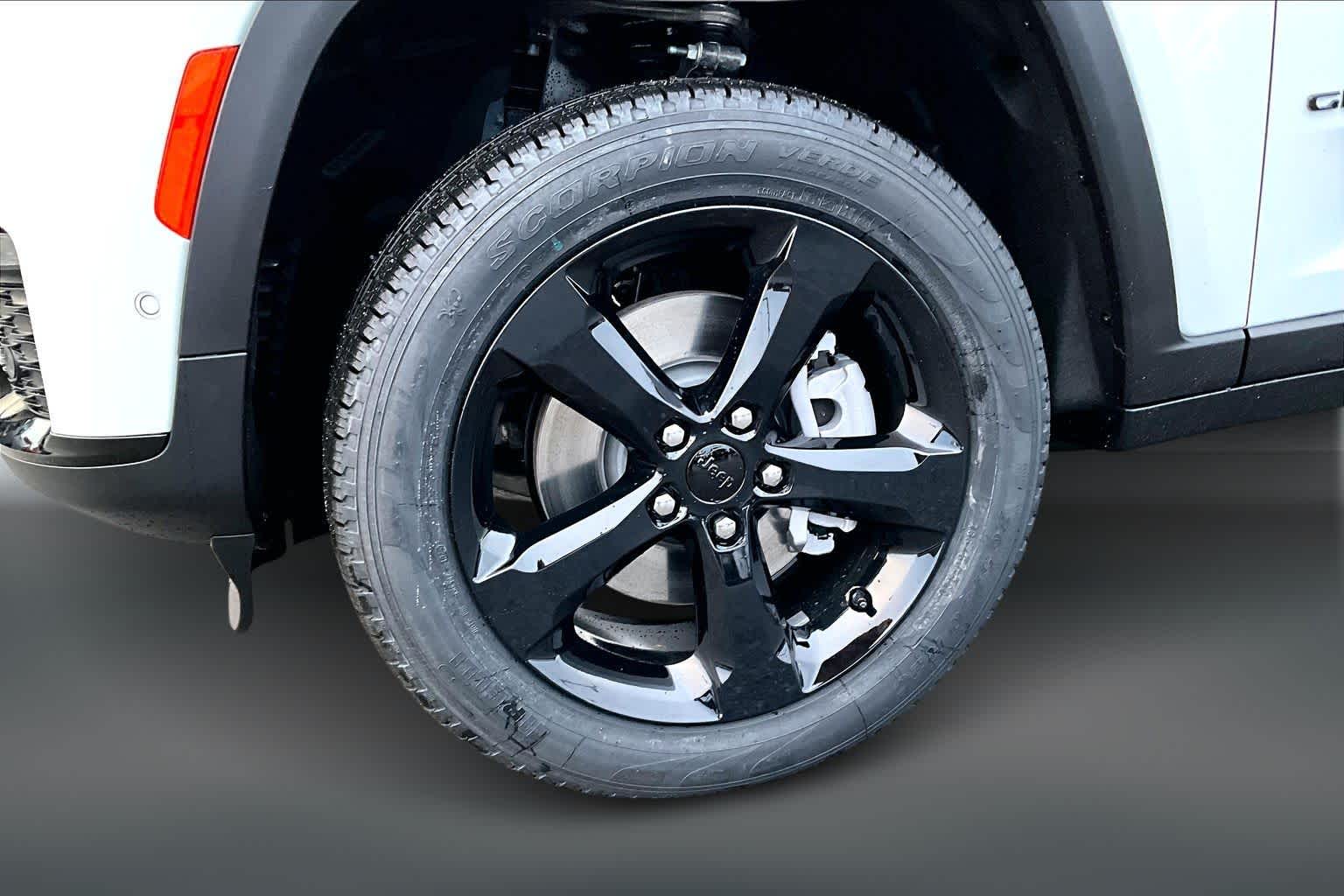 Thumbnail: 2025 Jeep Grand Cherokee - 8