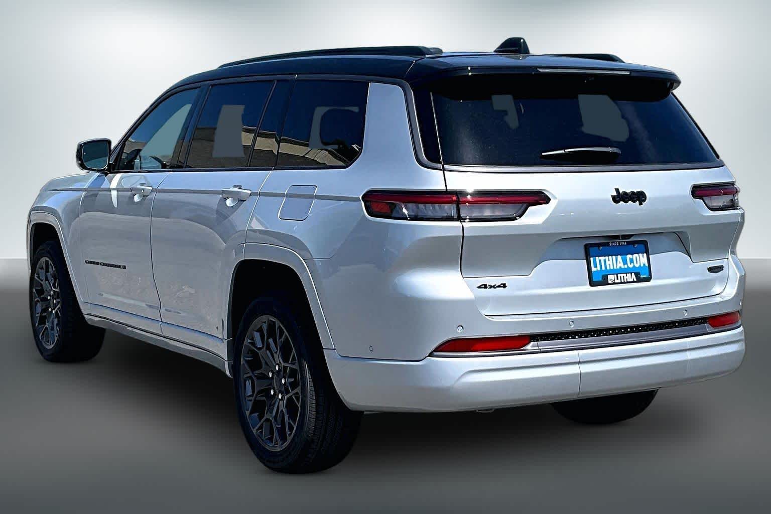 Thumbnail: 2026 Jeep Grand Cherokee - 4