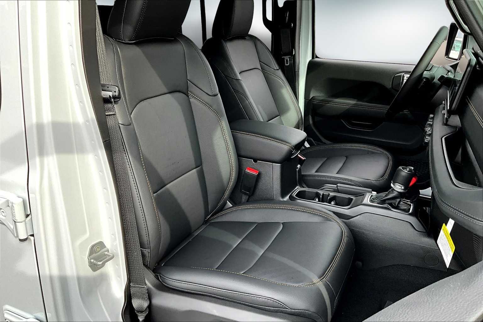 Thumbnail: 2025 Jeep Gladiator - 14