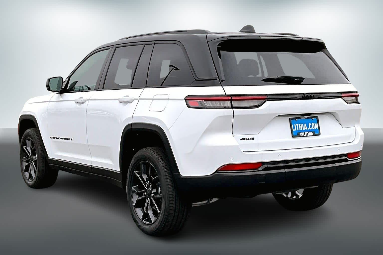 Thumbnail: 2025 Jeep Grand Cherokee - 4
