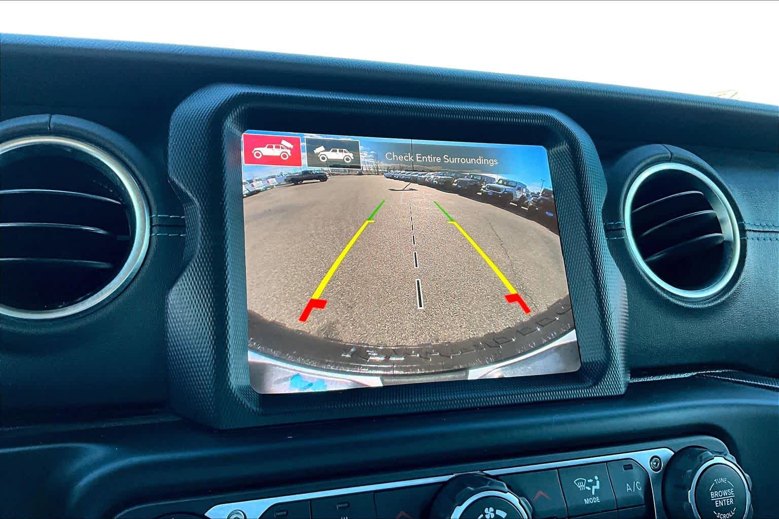 Thumbnail: 2022 Jeep Wrangler - 26