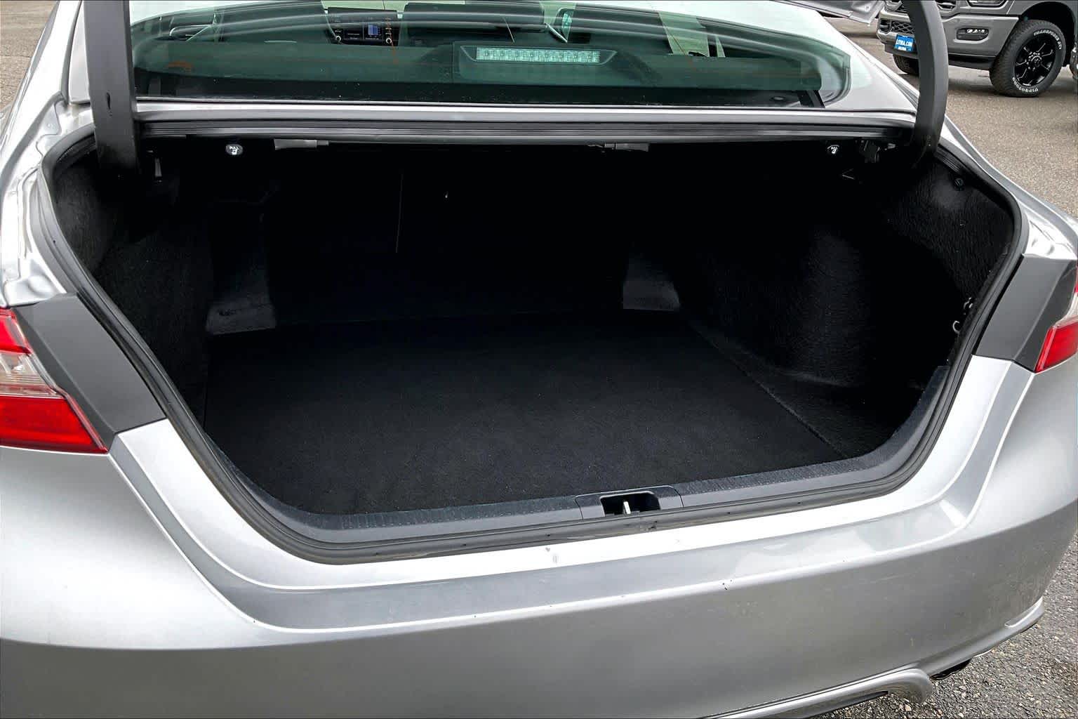 Thumbnail: 2023 Toyota Camry - 18