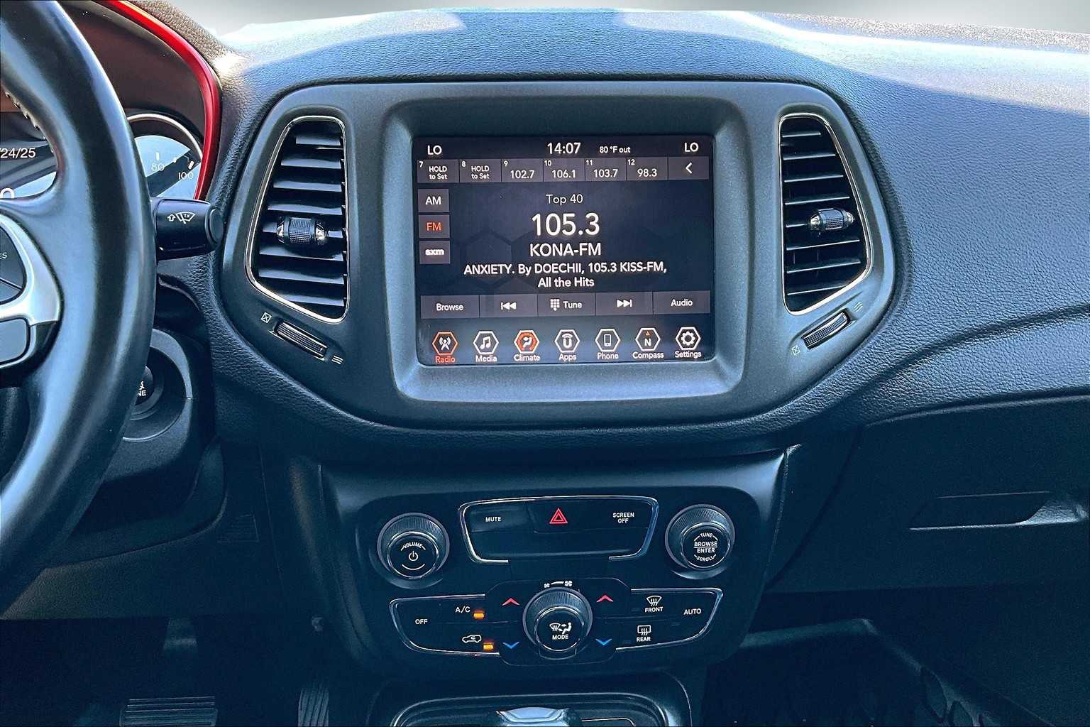 Thumbnail: 2020 Jeep Compass - 15