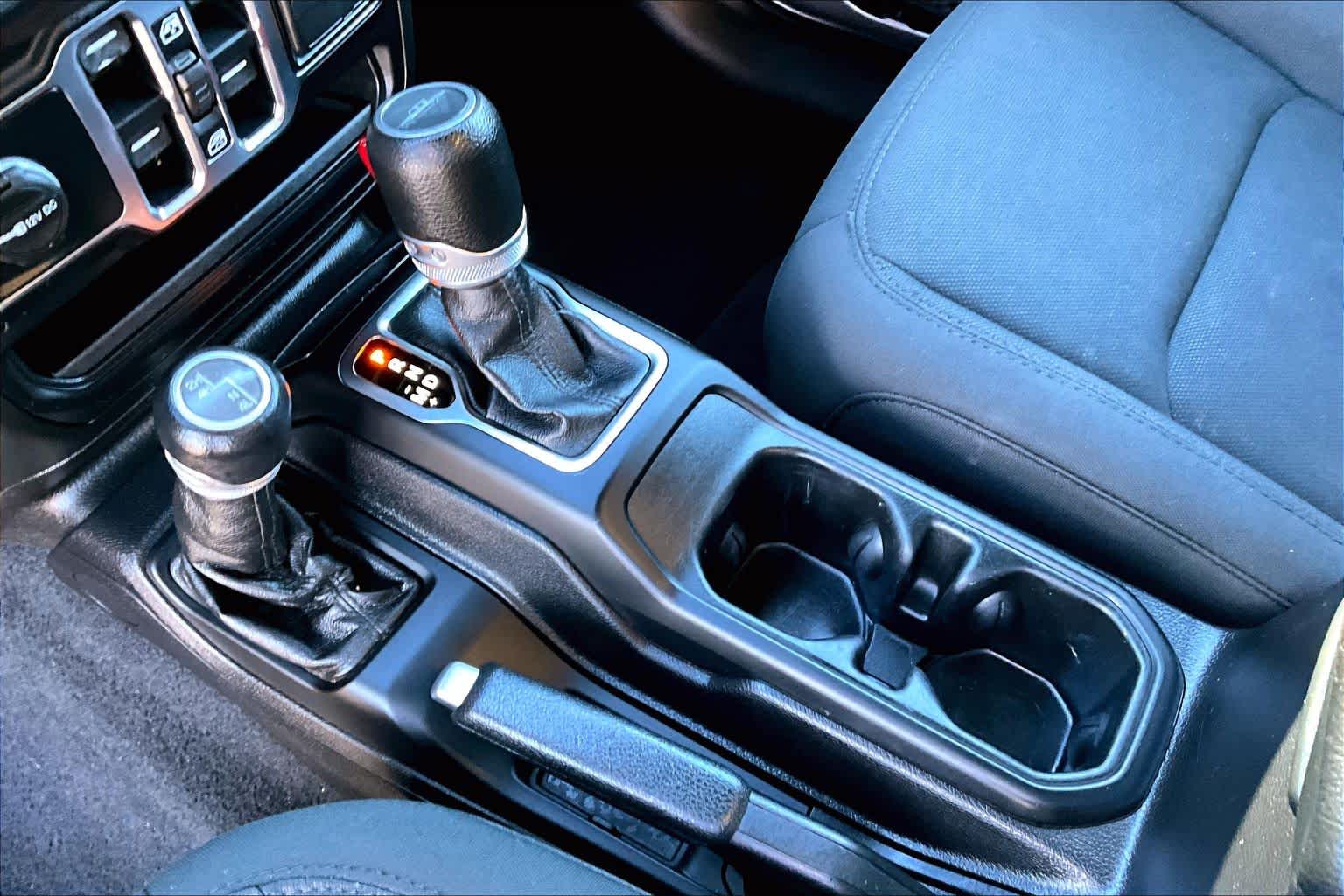 Thumbnail: 2020 Jeep Gladiator - 16