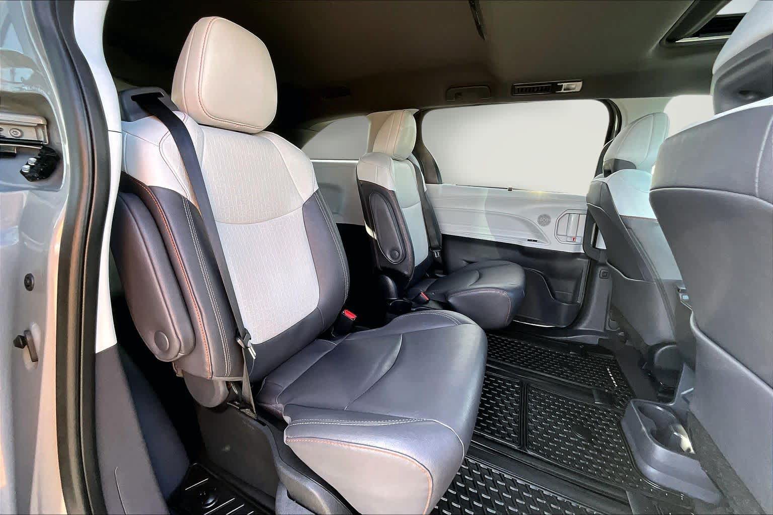 Thumbnail: 2024 Toyota Sienna - 30