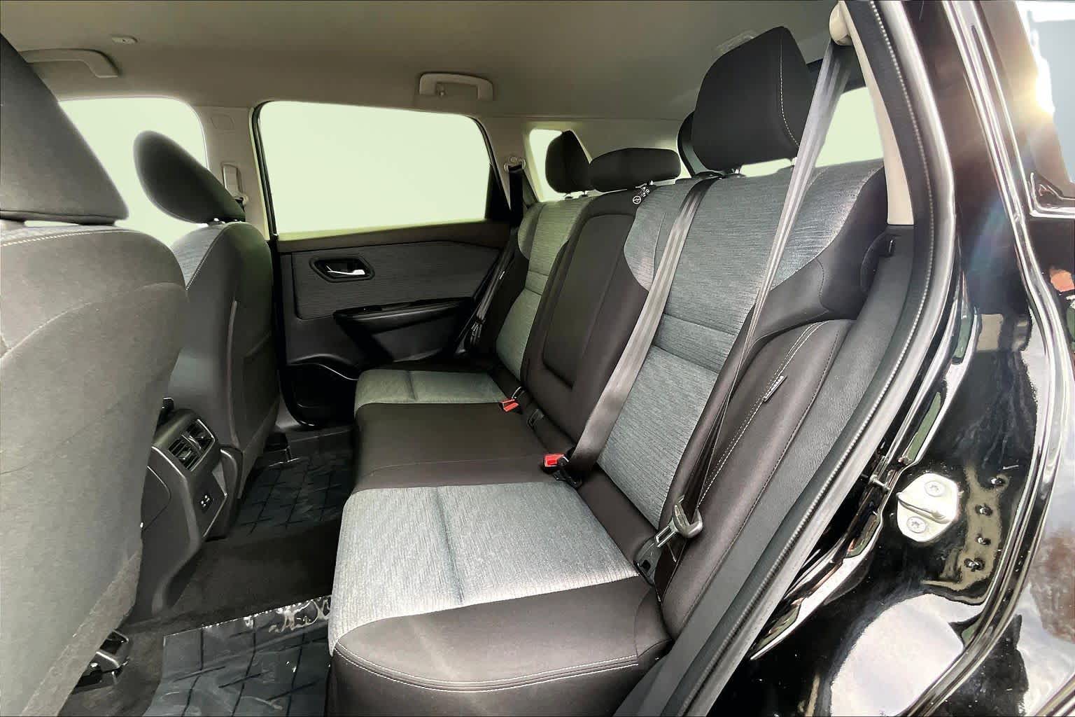 Thumbnail: 2023 Nissan Rogue - 30