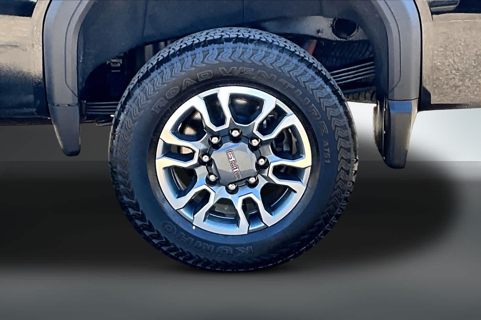 Thumbnail: 2022 GMC Sierra 2500 - 32