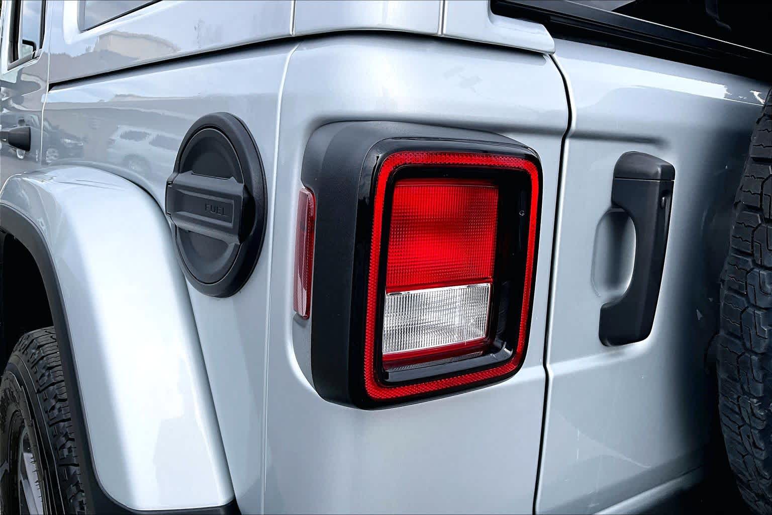 Thumbnail: 2023 Jeep Wrangler - 32