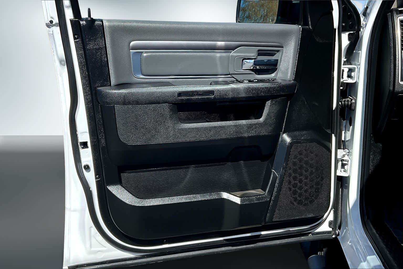 Thumbnail: 2022 RAM 1500 Classic - 27