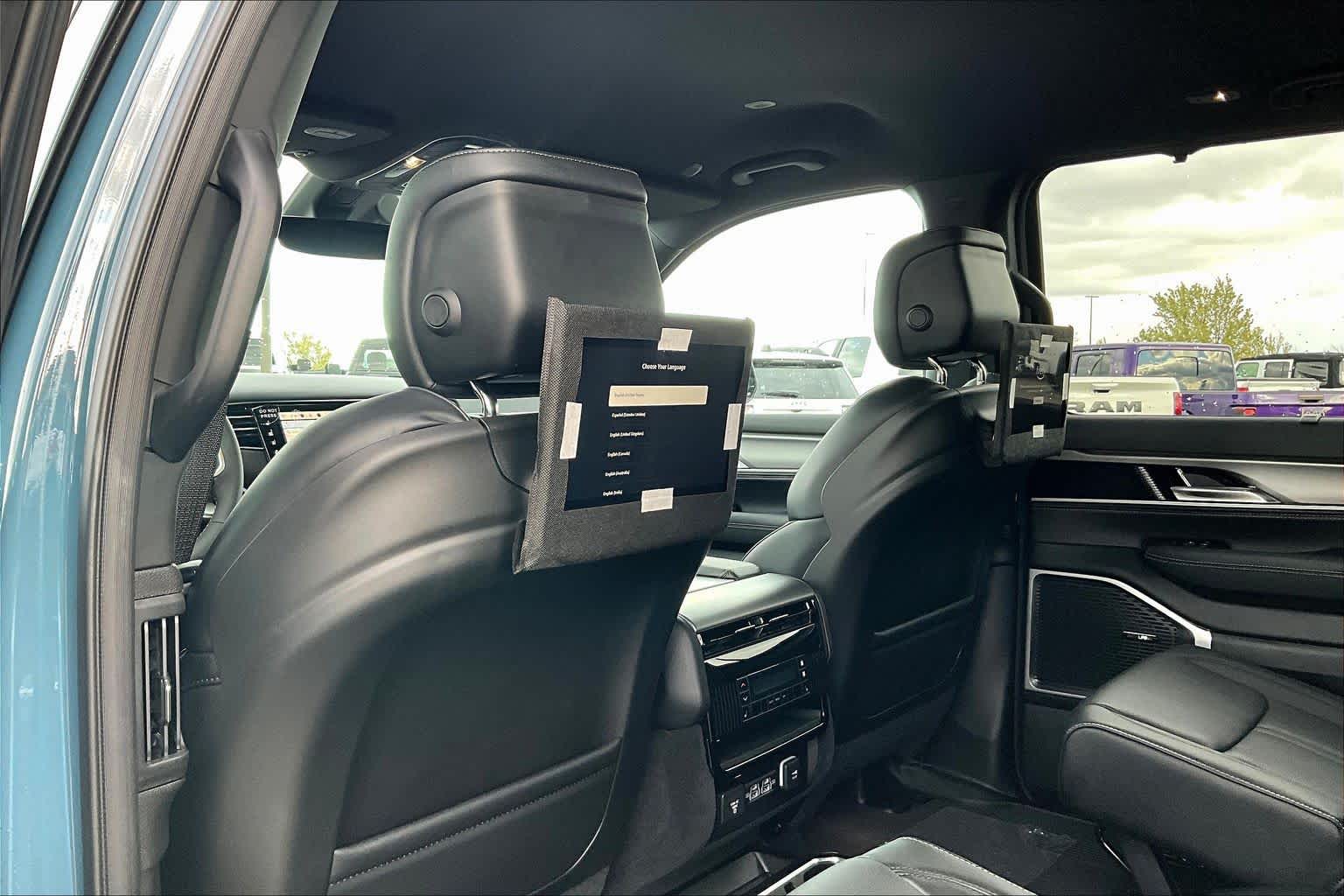 Thumbnail: 2026 Jeep Grand Wagoneer - 12