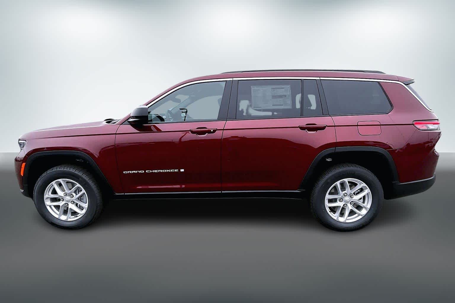 Thumbnail: 2025 Jeep Grand Cherokee - 3