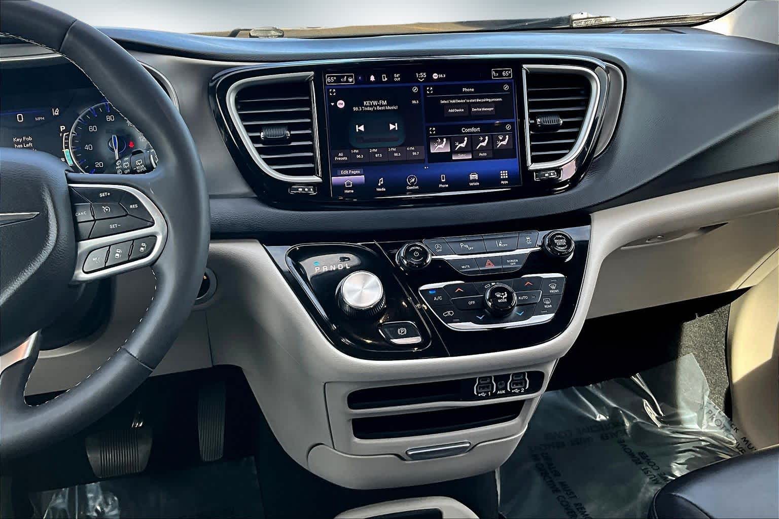 Thumbnail: 2023 Chrysler Pacifica - 14