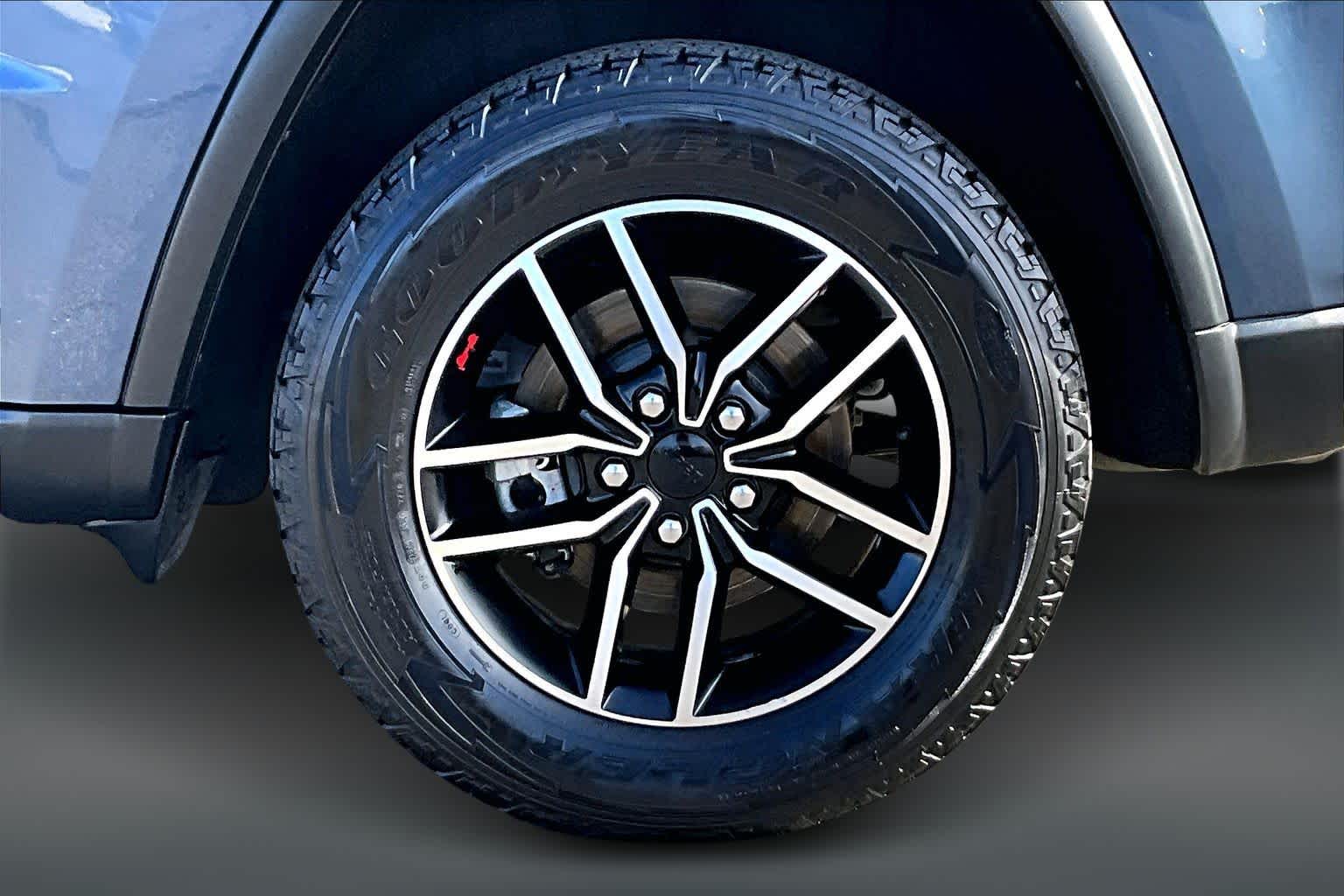 Thumbnail: 2020 Jeep Grand Cherokee - 34